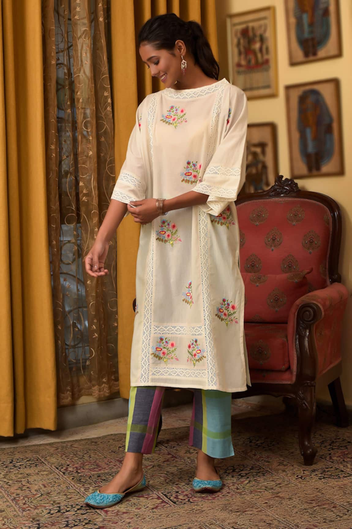 Nuhh Embroidered Off White Kurta & Multicolor Pant 