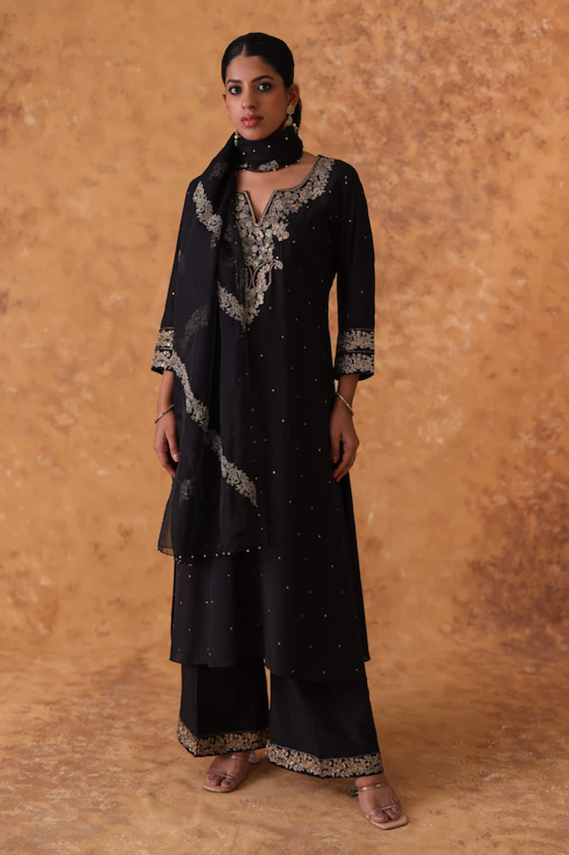 Pouli Pret Black Zardozi Embroidered Kurta Set 