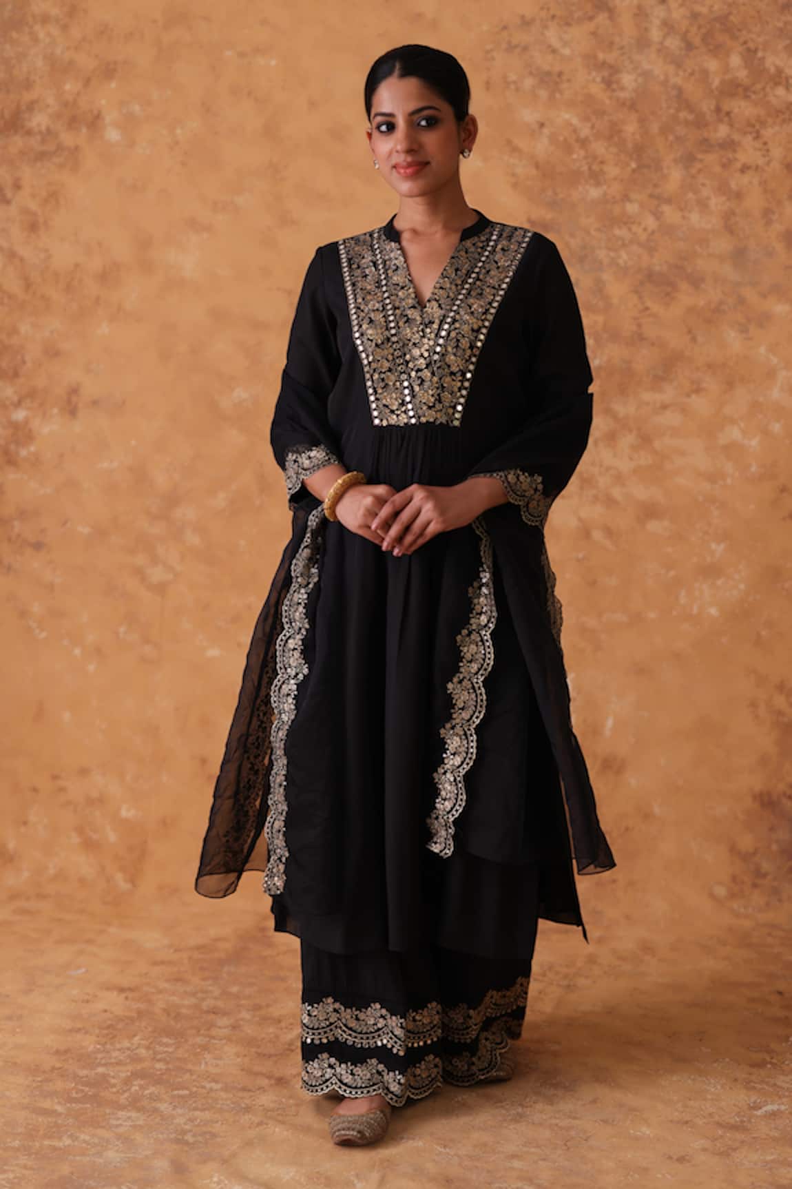 Pouli Pret Black Zari Embroidered Kurta Set 