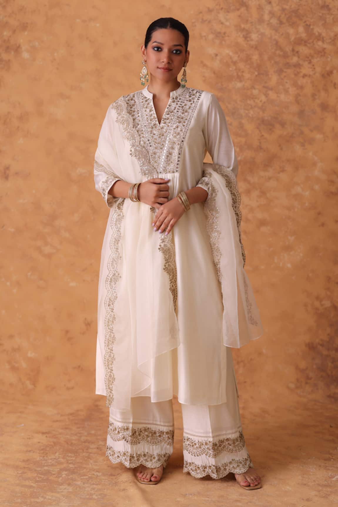 Pouli Pret Ivory Zari Embroidered Kurta Set 