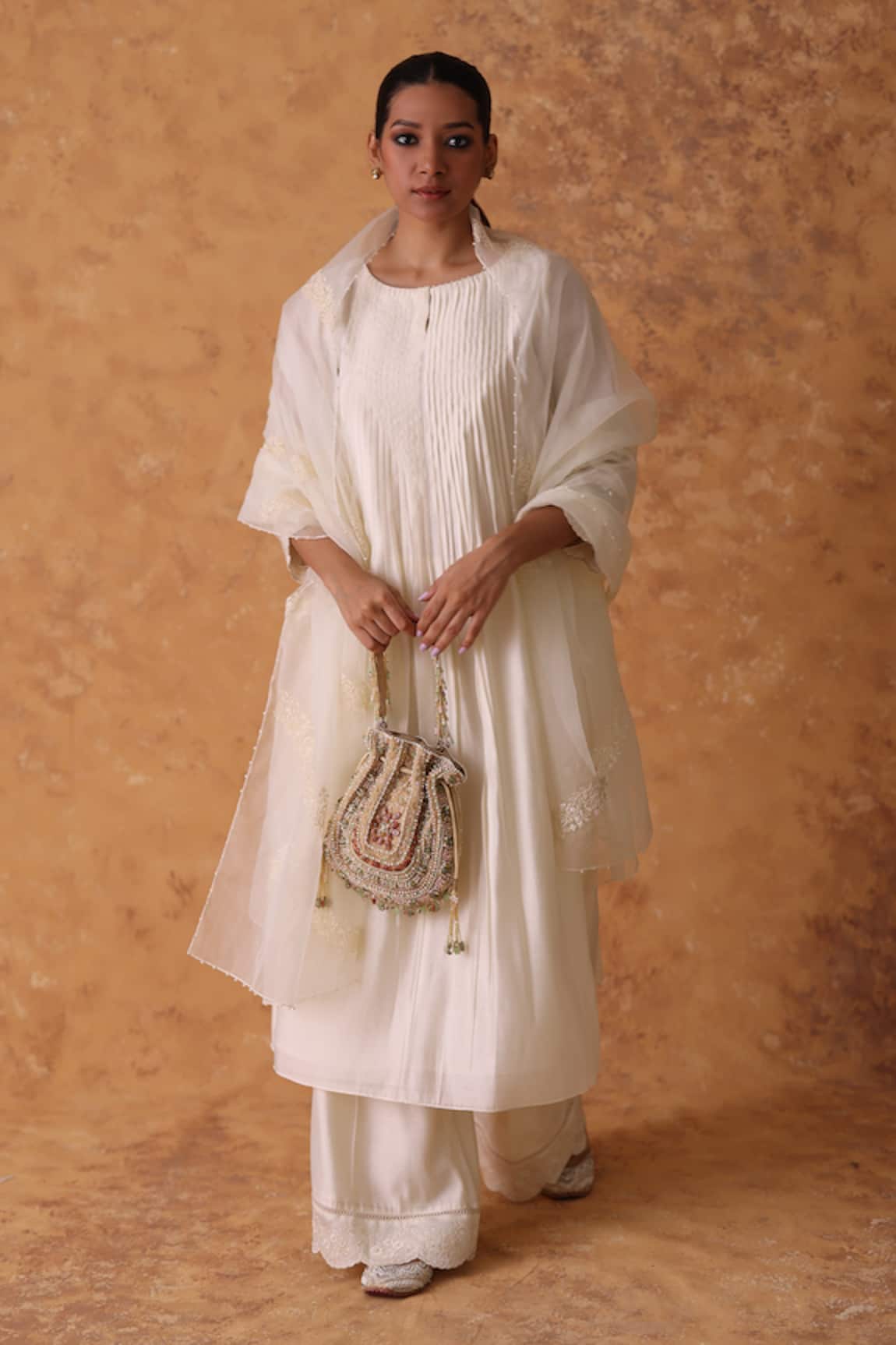 Pouli Pret Ivory Chanderi Zari Kurta Pant Set 