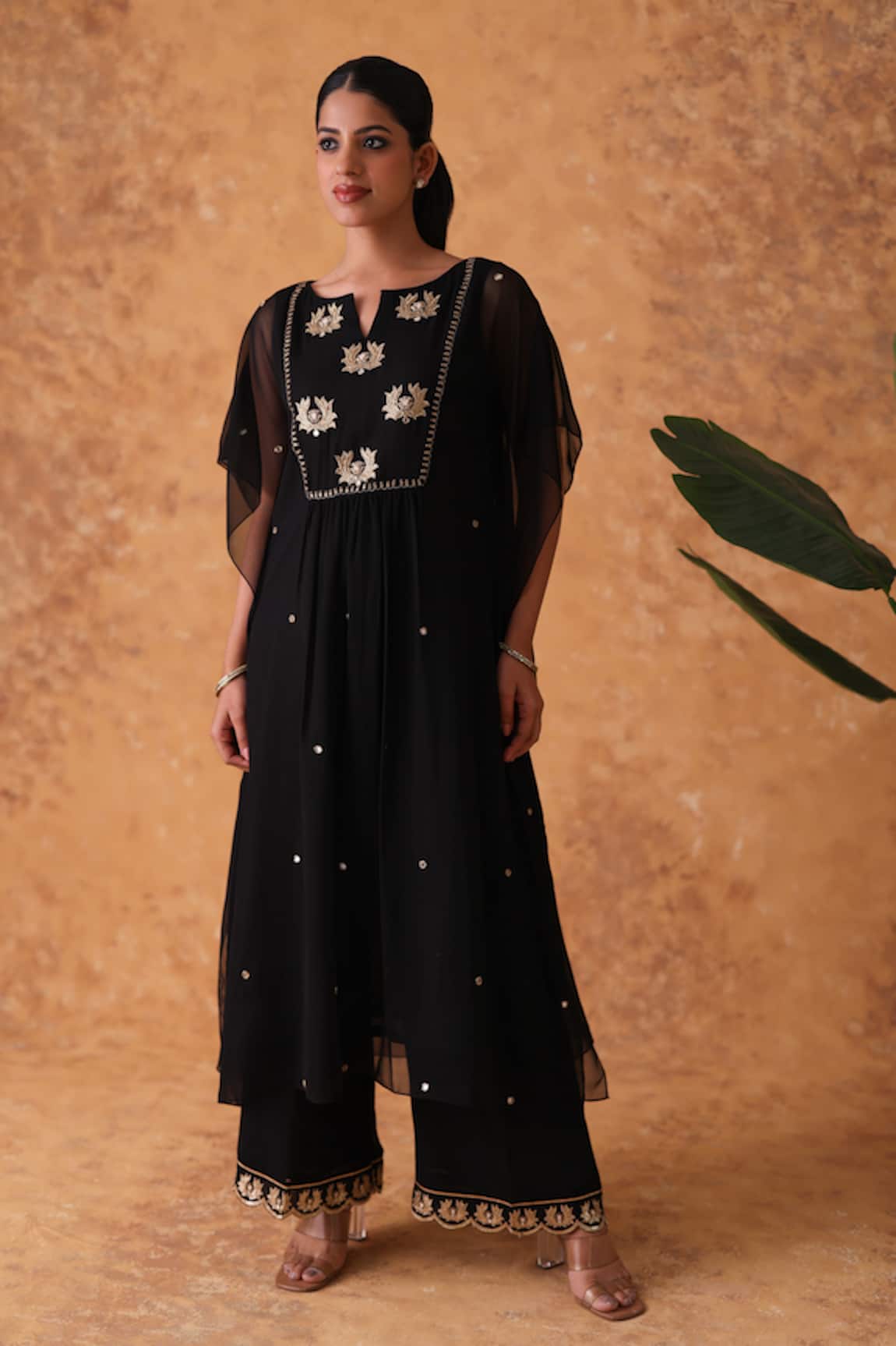 Pouli Pret Black Zardozi Kaftan & Pant Set 