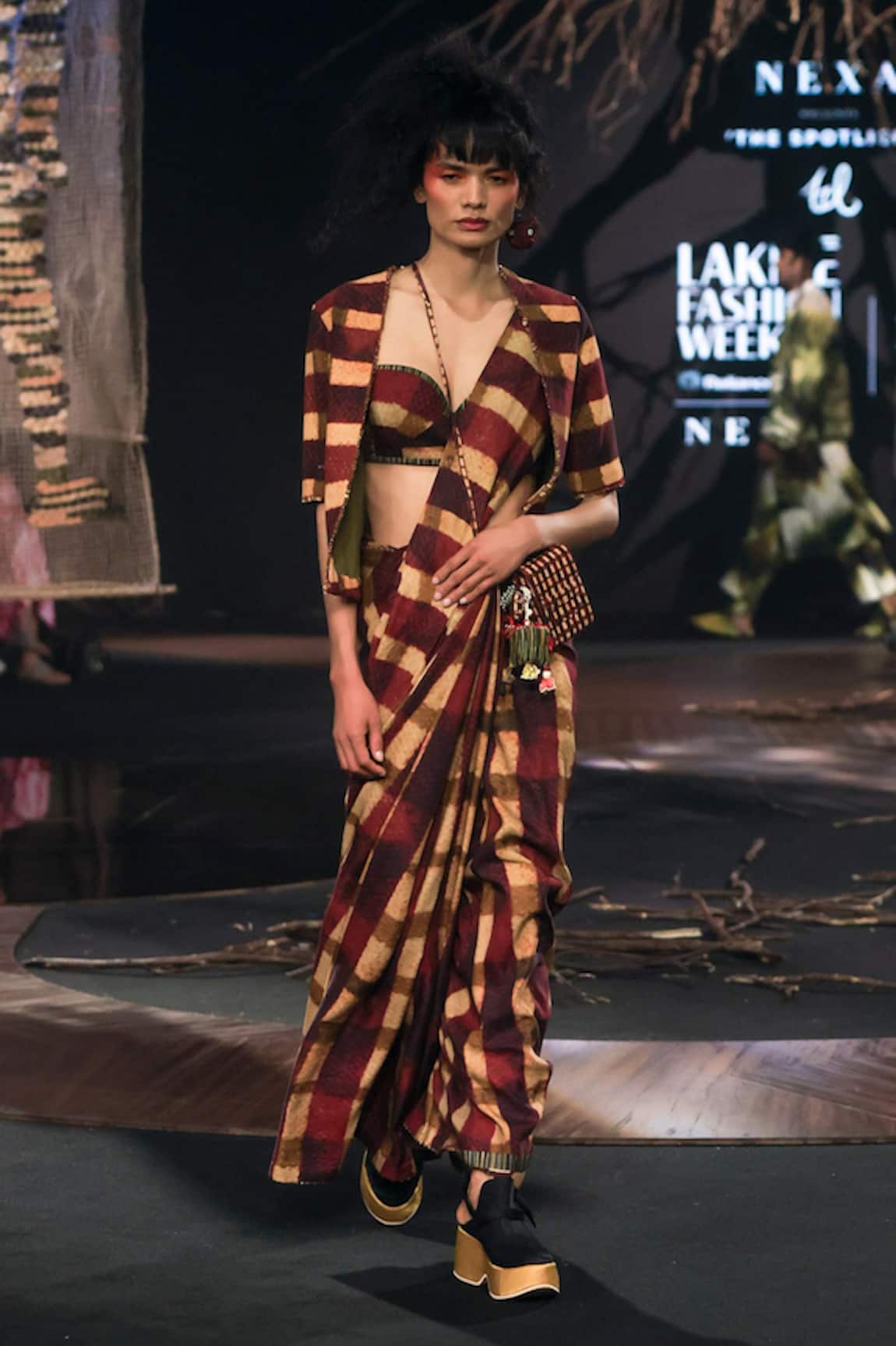 Til Plaid Silk Saree Set 
