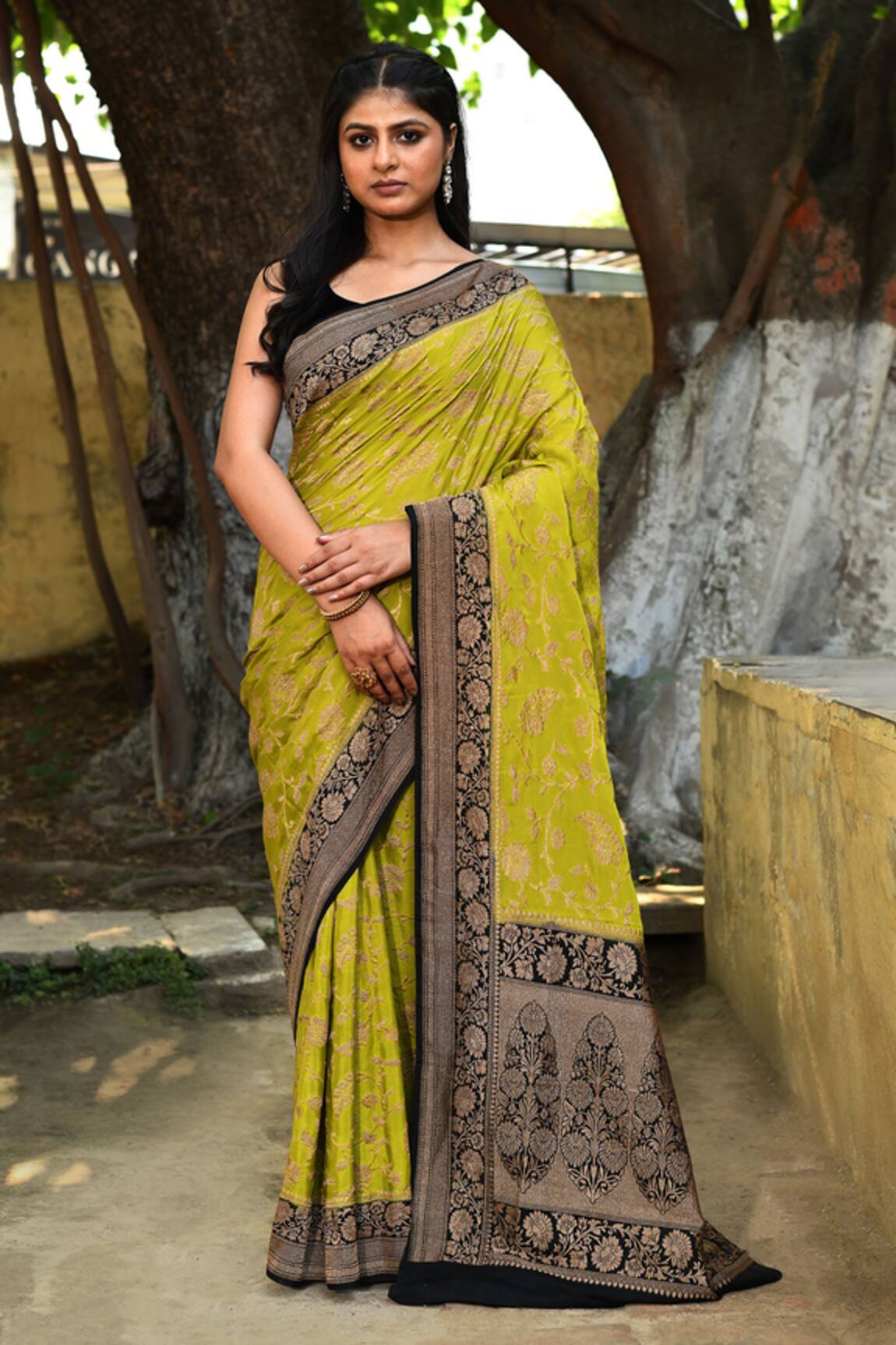Naaritva India Handwoven Zari Work Green Banarasi Saree With Running Blouse 