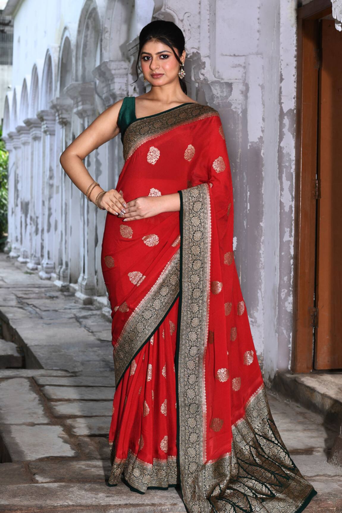 Naaritva India Handwoven Zari Work Red Banarasi Saree With Running Blouse 