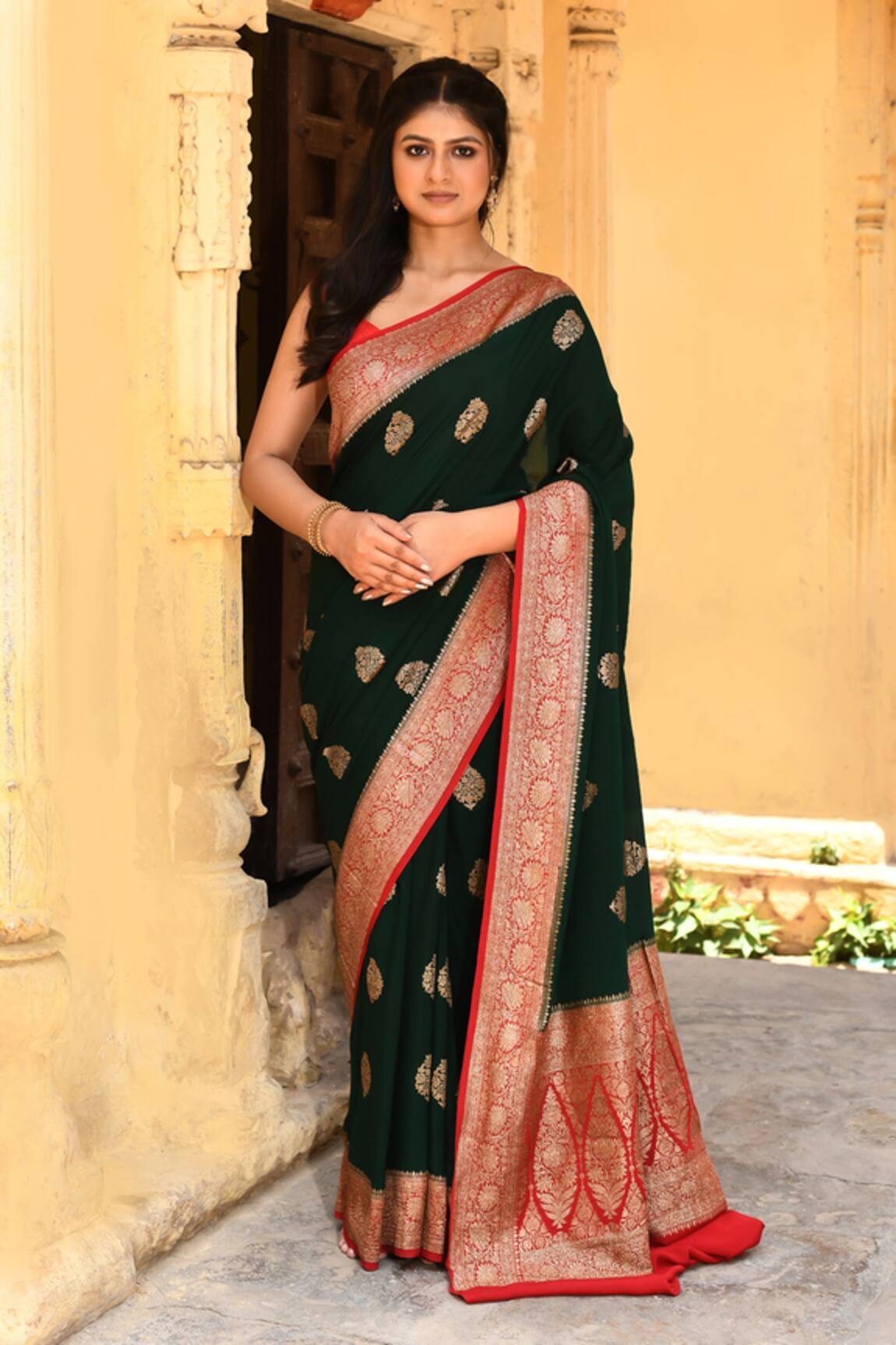 Naaritva India Handwoven Zari Work Banarasi Saree With Running Blouse 