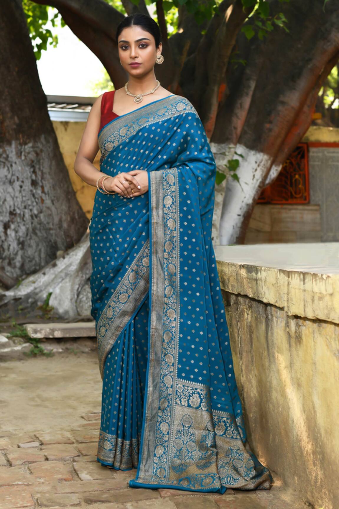 Naaritva India Handwoven Zari Work Peacock Green Banarasi Saree With Running Blouse 