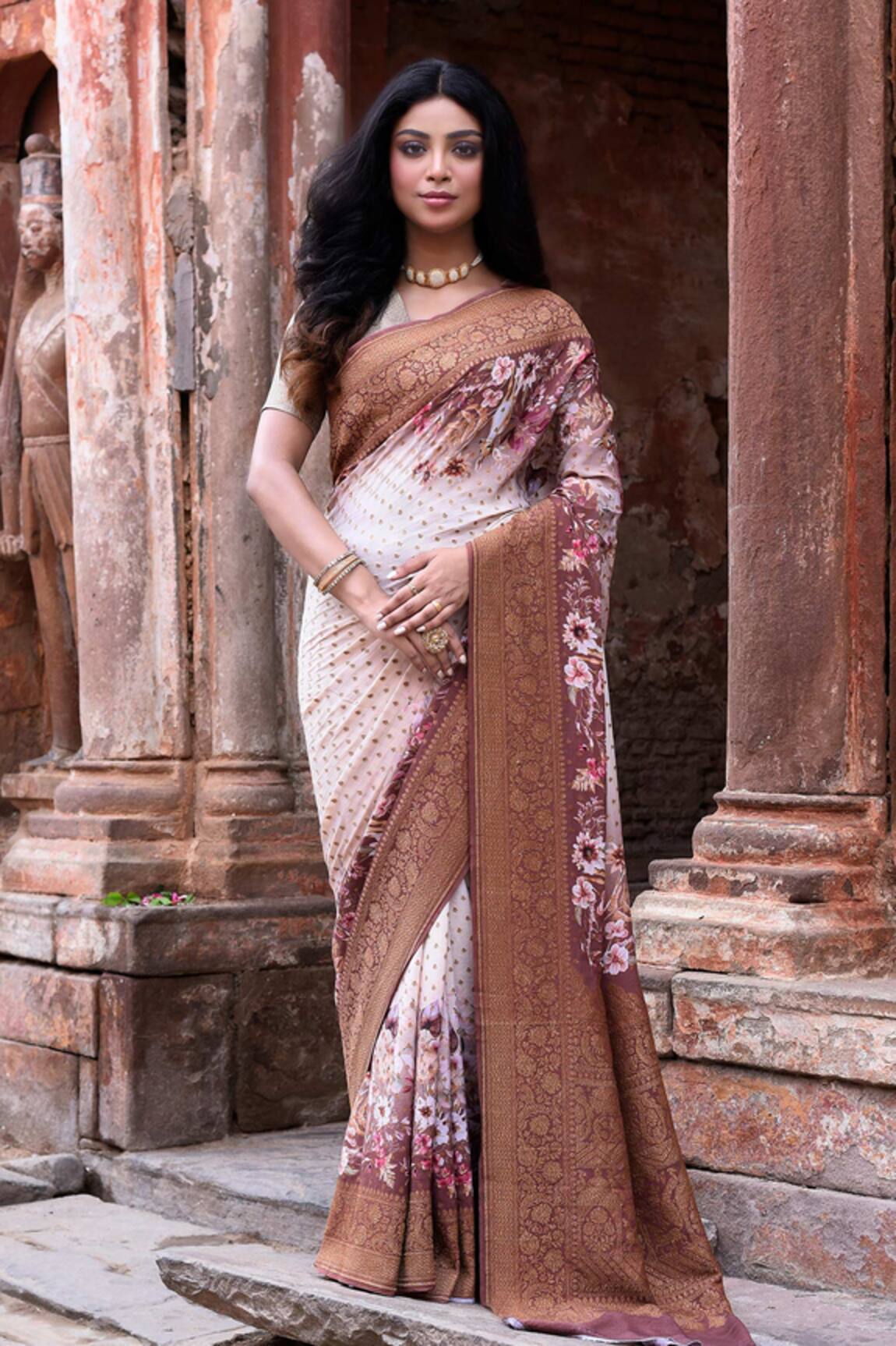 Naaritva India Handwoven Zari Banarasi Saree With Running Blouse 