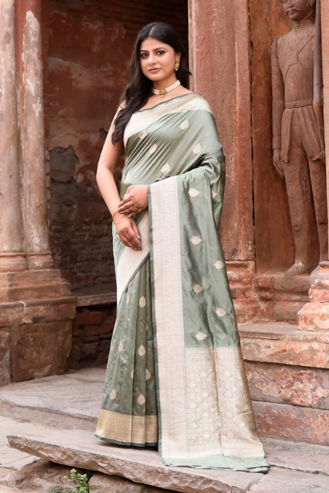 Naaritva India Handwoven Zari Work Green Banarasi Saree With Running Blouse 