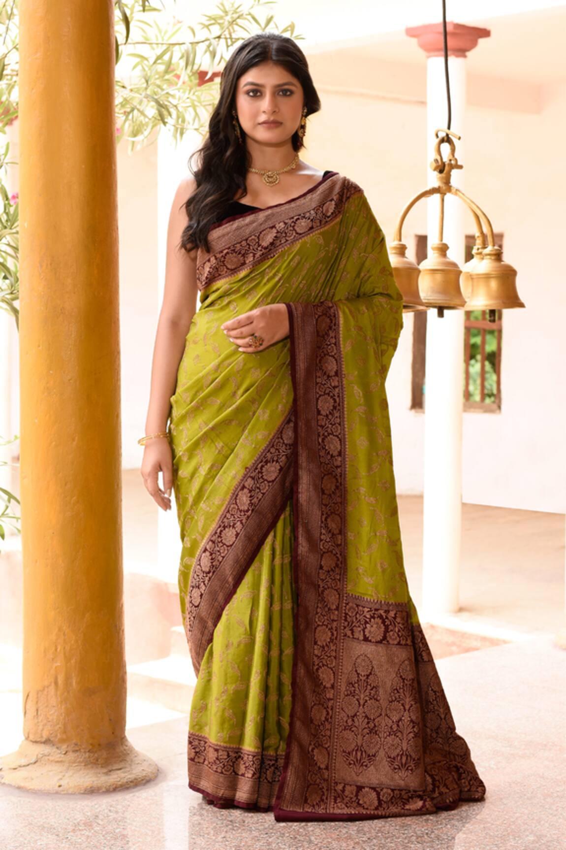 Naaritva India Handwoven Zari Work Banarasi Saree With Running Blouse 