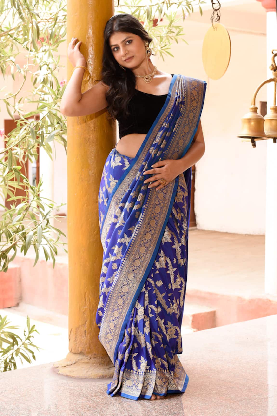 Naaritva India Handwoven Zari Work Banarasi Saree With Running Blouse 