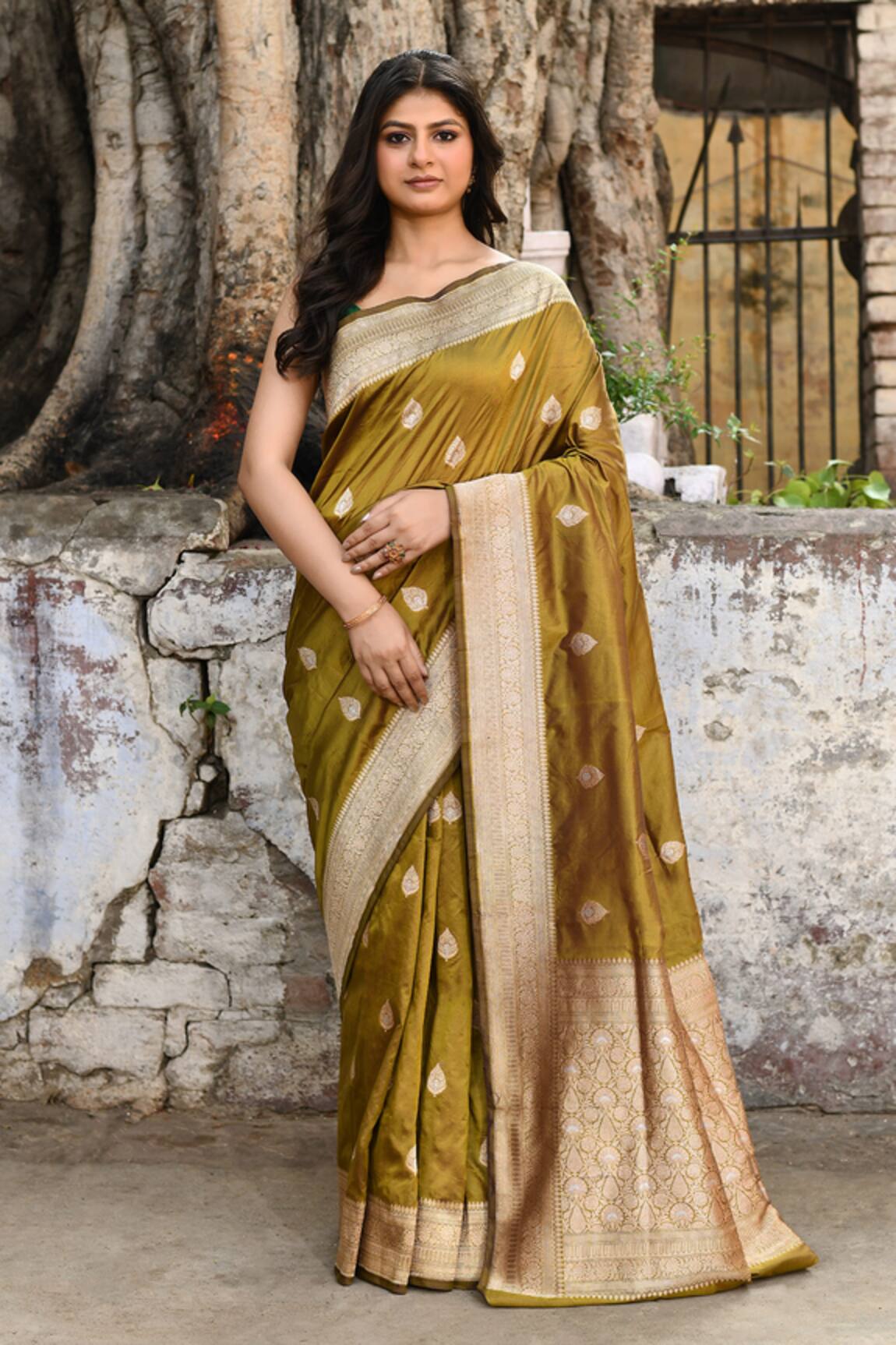 Naaritva India Handwoven Zari Work Banarasi Saree With Running Blouse 