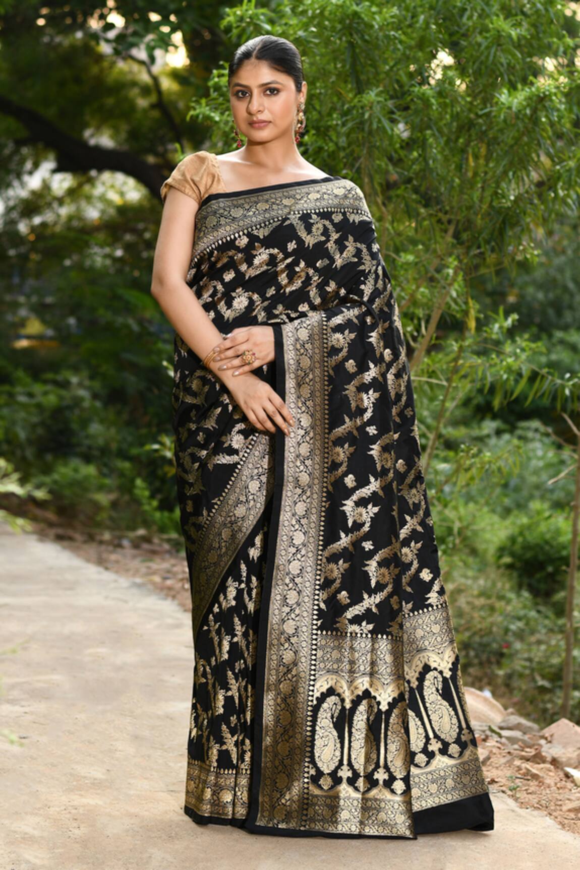 Naaritva India Handwoven Zari Black Banarasi Saree With Running Blouse 