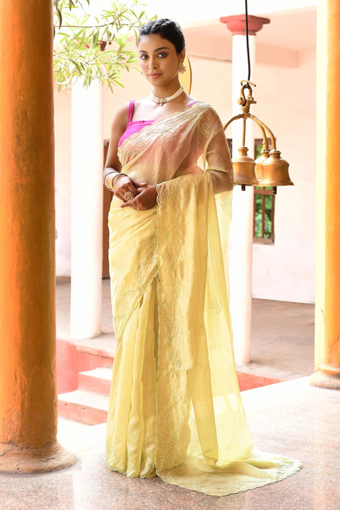 Naaritva India Handwoven Zari Tissue Banarasi Saree With Running Blouse 