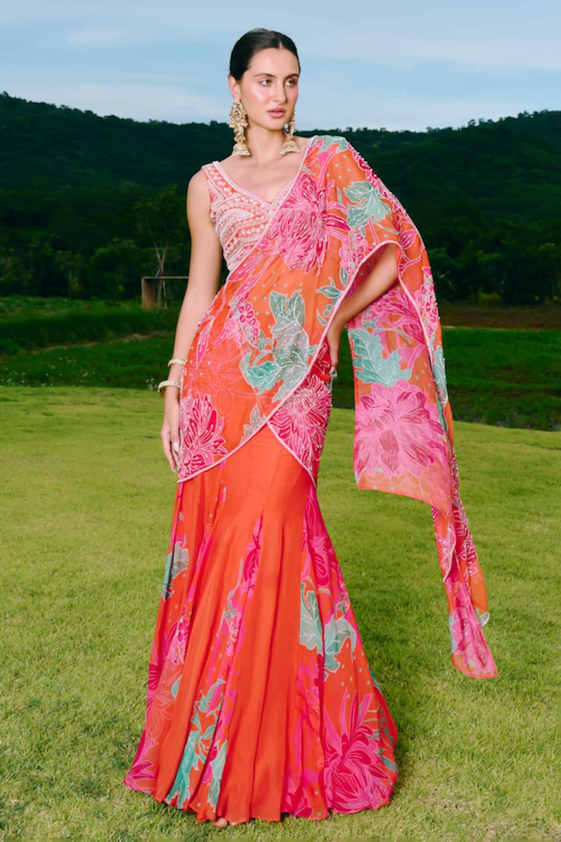 Charu And Vasundhara Point Kali Pre-Draped Saree Set 