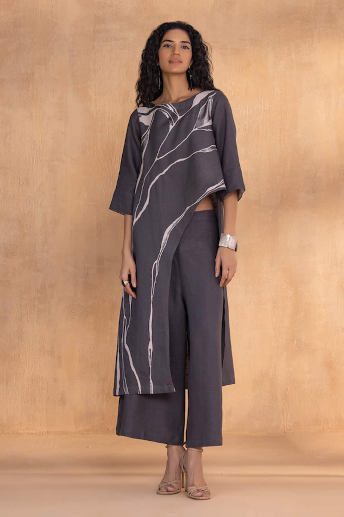 Kaveri Charcoal Grey Tunic & Pant Set 