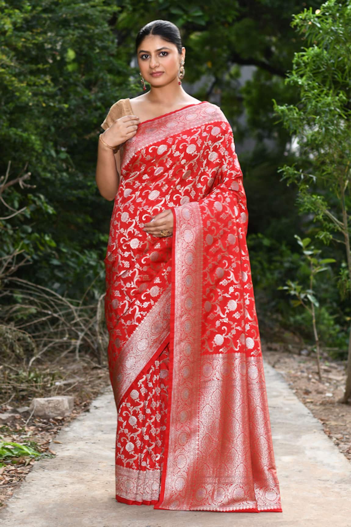 Naaritva India Red Handwoven Zari Banarasi Saree With Running Blouse 