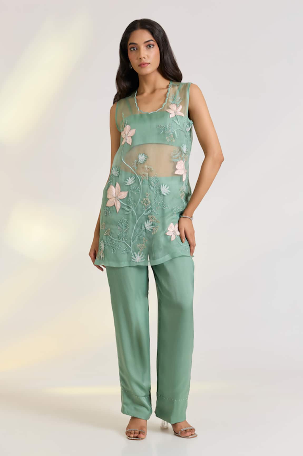 Ewoke Vire Hand Embroidered Kurta Set 