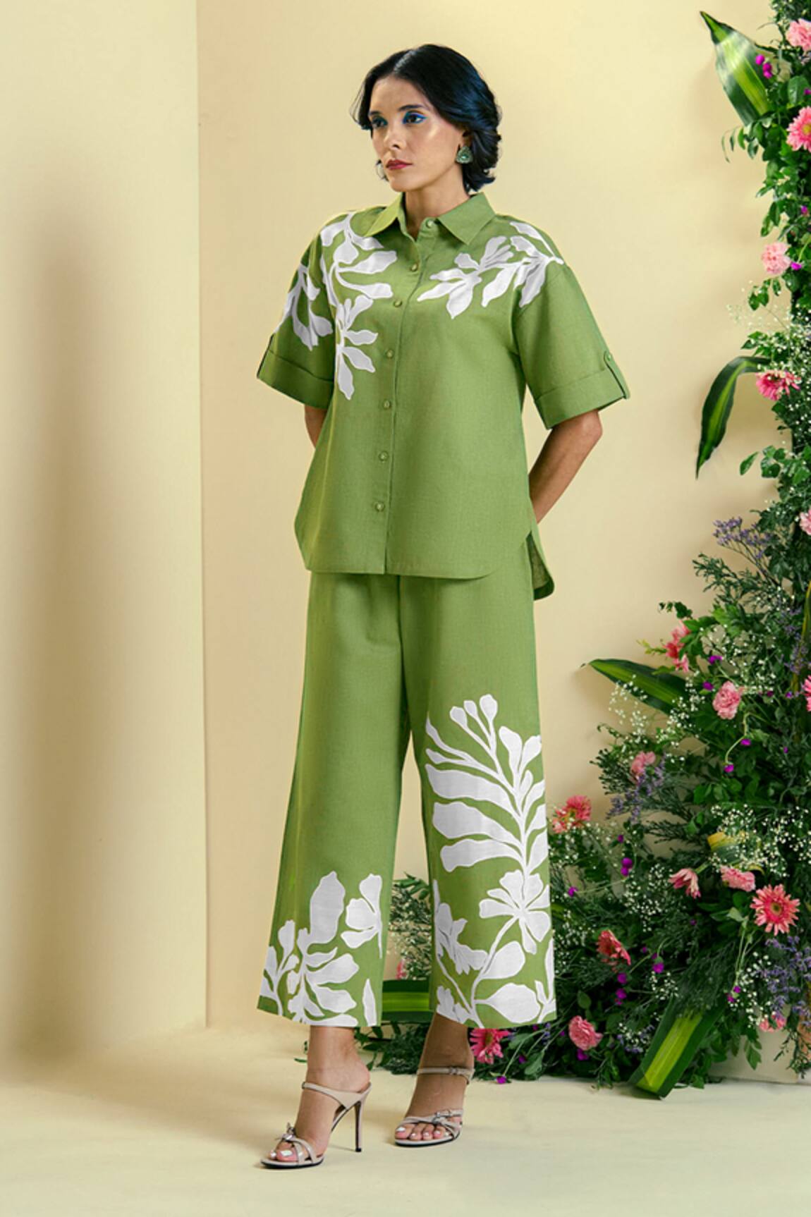 Origani Green Embroidered Chanderi Silk Shirt & Pant Set 