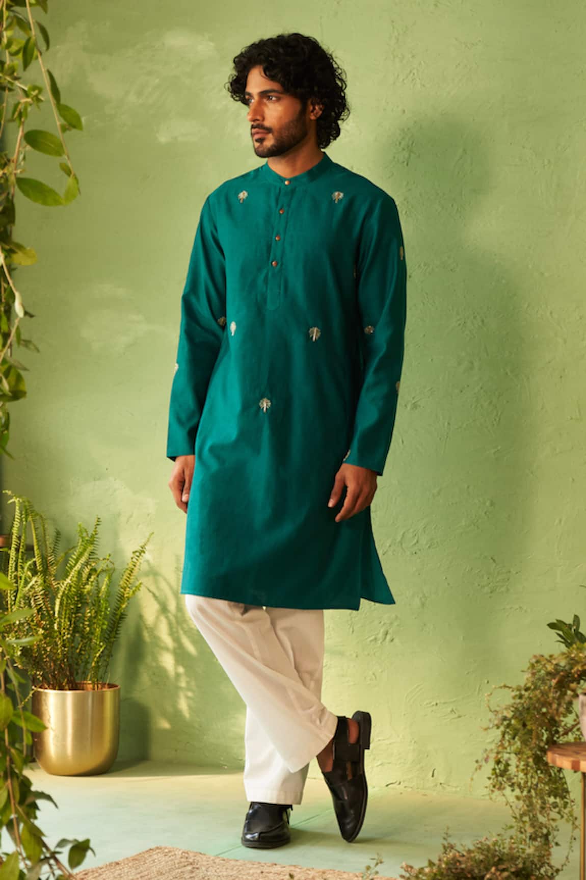 Charkhee Peacock Green Designer Kurta & Pant Set 