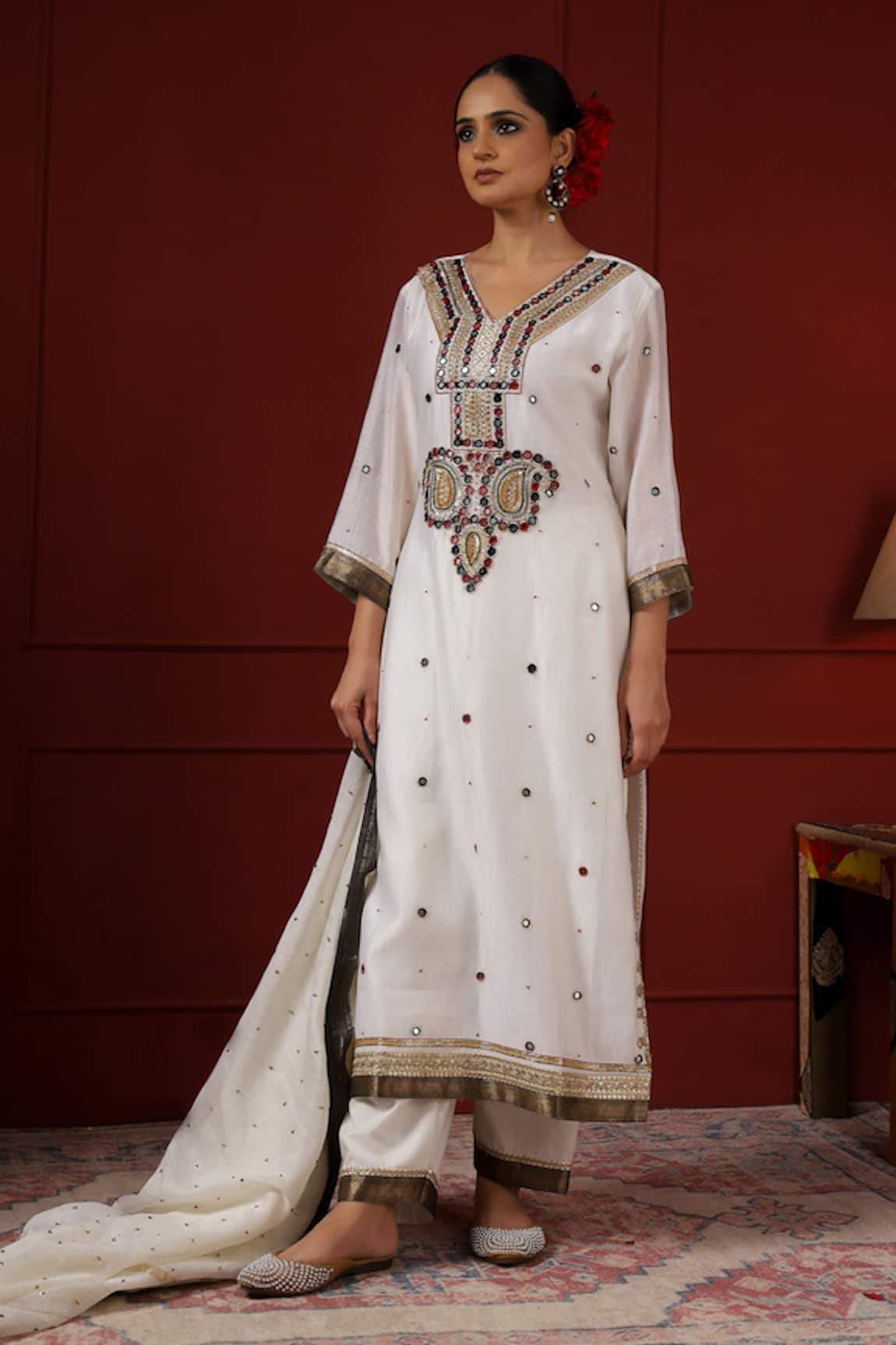 Sheeshakari White Embroidered Kurta Pant Set 