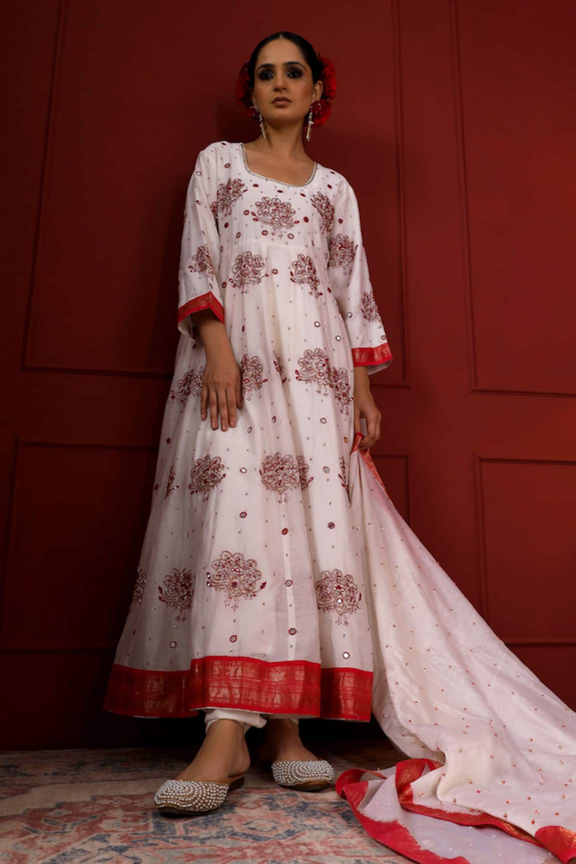 Sheeshakari White Floral Embroidered Anarkali Set 