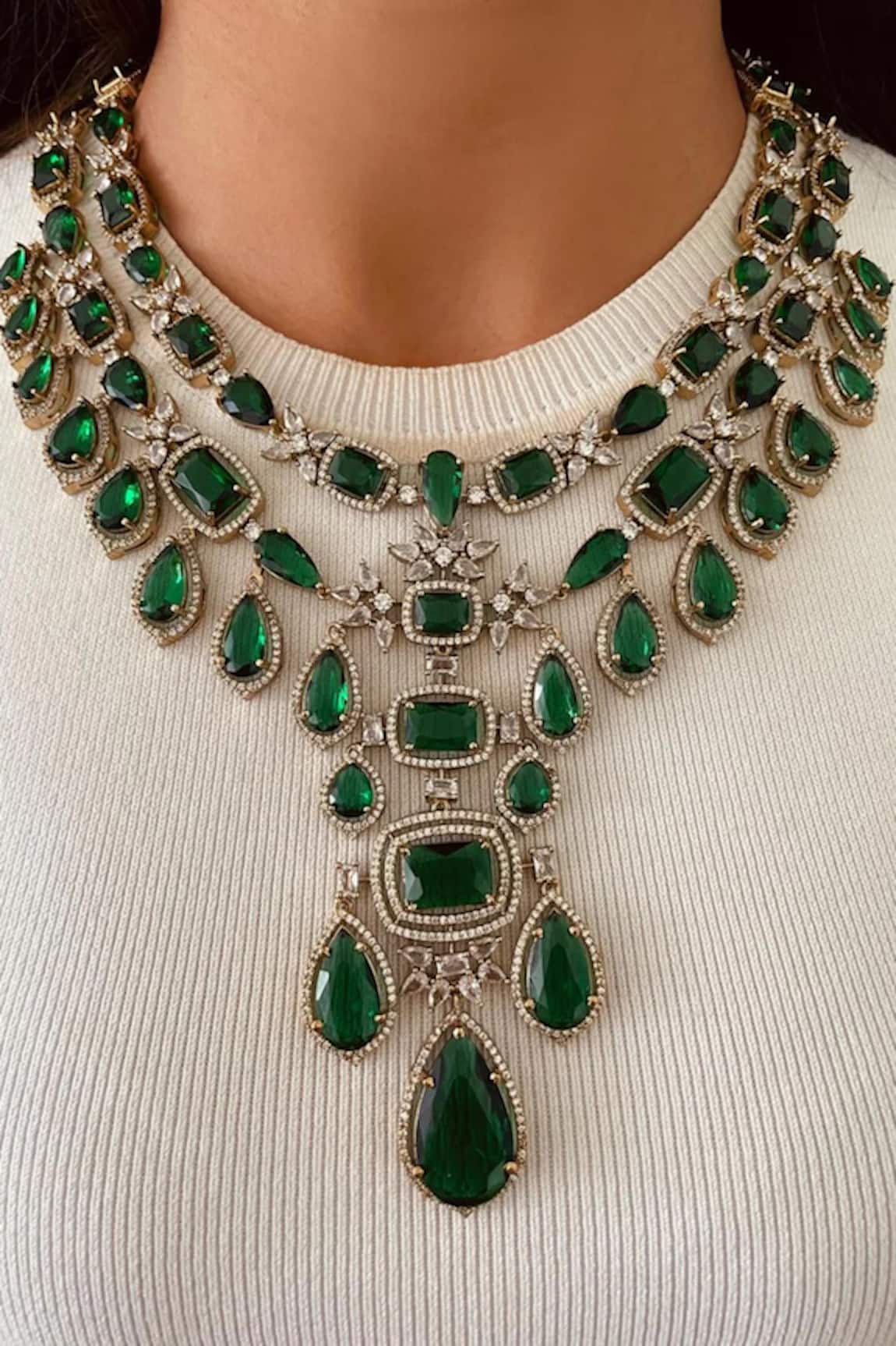 Prerto Emerald Kanch Victorian Necklace Set 