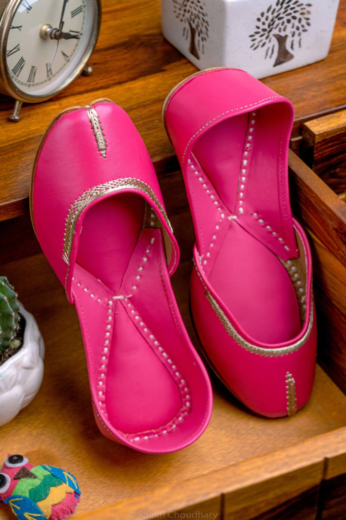NR By Nidhi Rathi Pink Leather Classic Juttis
