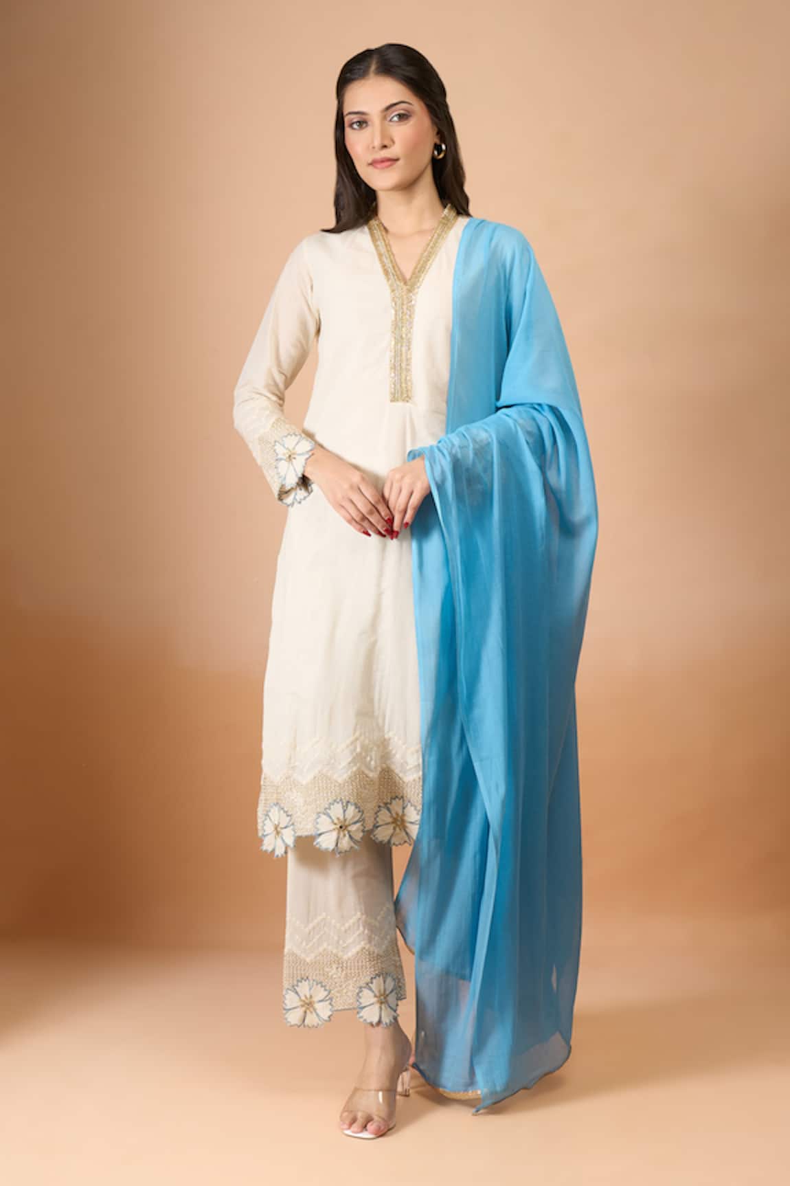 Samyukta Singhania Embroidered Off White Kurta Set With Dupatta 