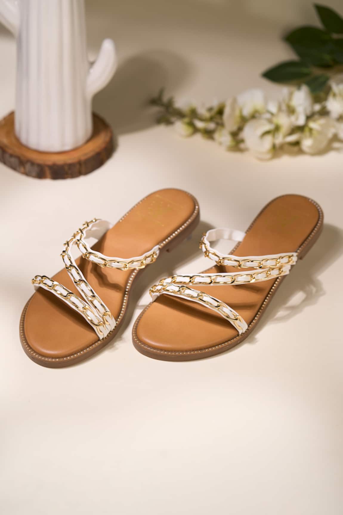 House Of Vian Evelyn White Flats 