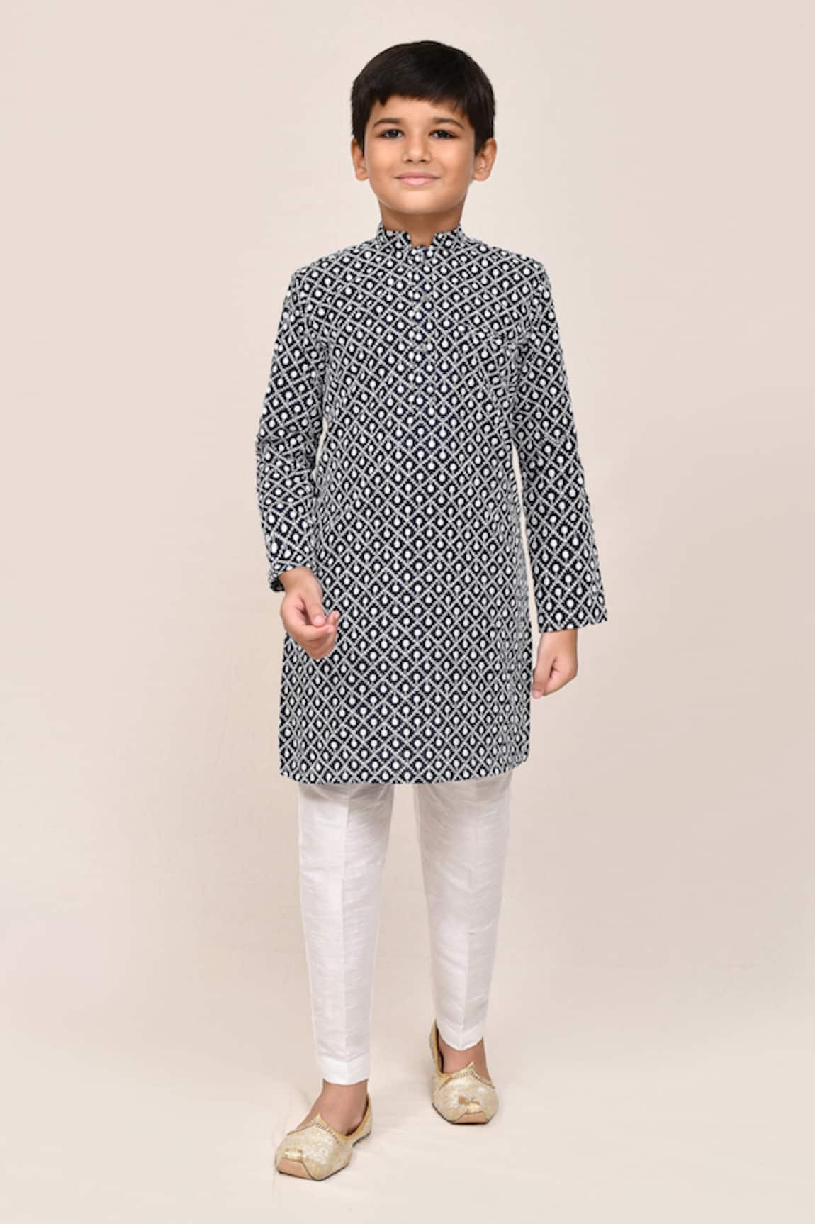 Arihant Rai Sinha Navy Blue Full Embroidered Kurta Set 