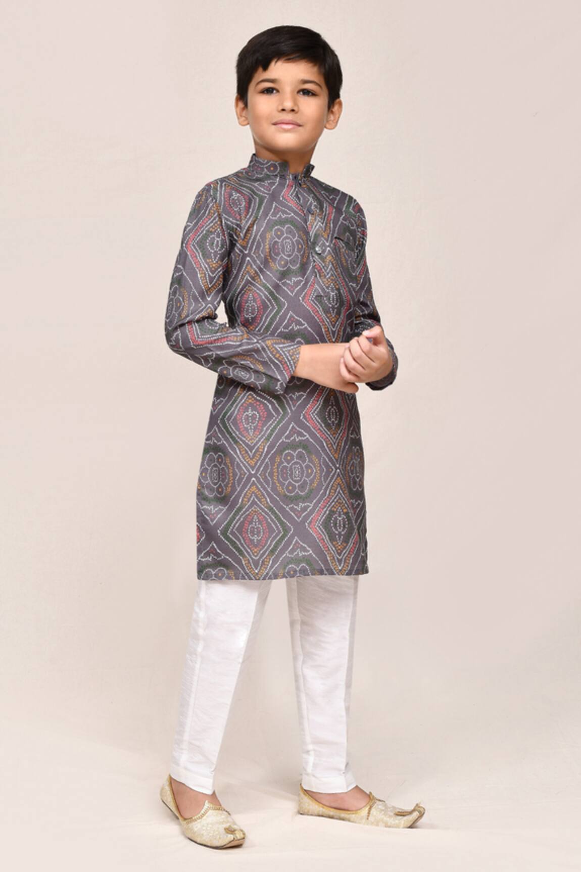 Petite Pomme Grey Bandhani Print Kurta & White Pant Set 