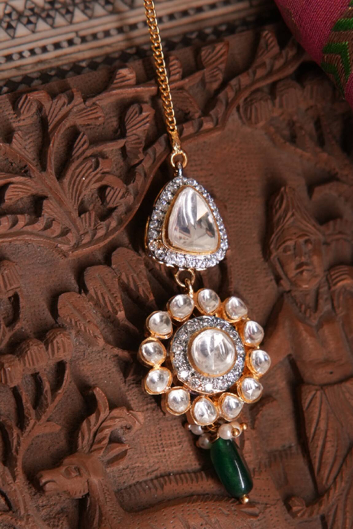 Vasundhara Akira Embellished Maangtikka  