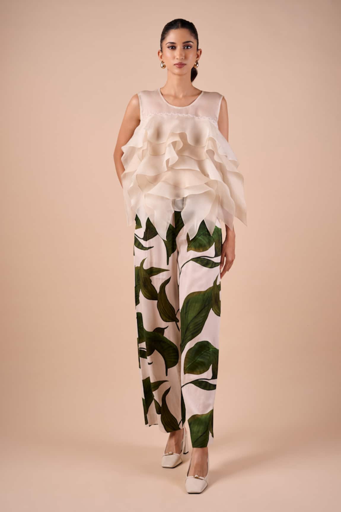 Shriya Som Green Leaf Print Cotton Pant 