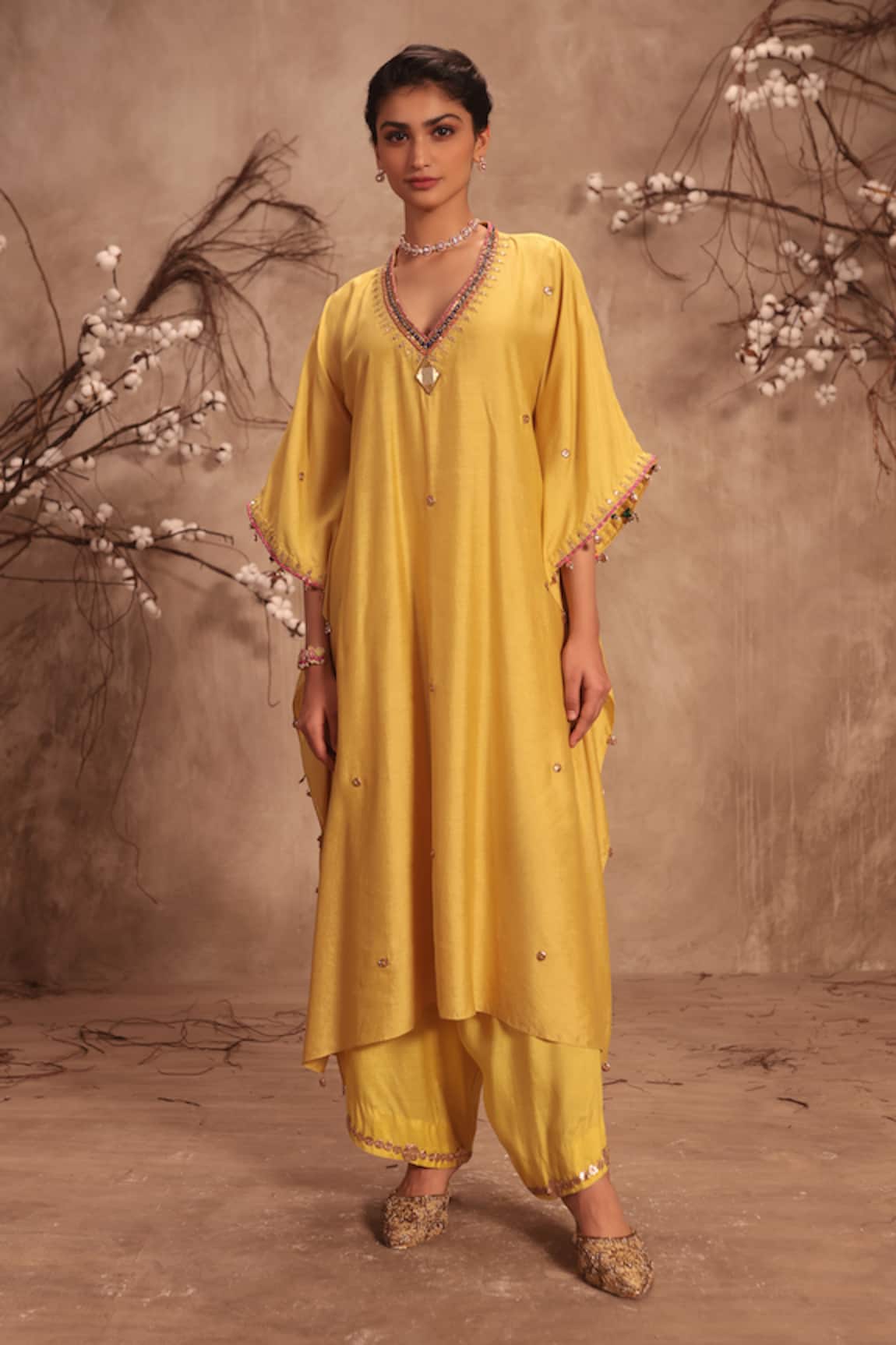 Label Niti Bothra Embroidered Kaftan Set 