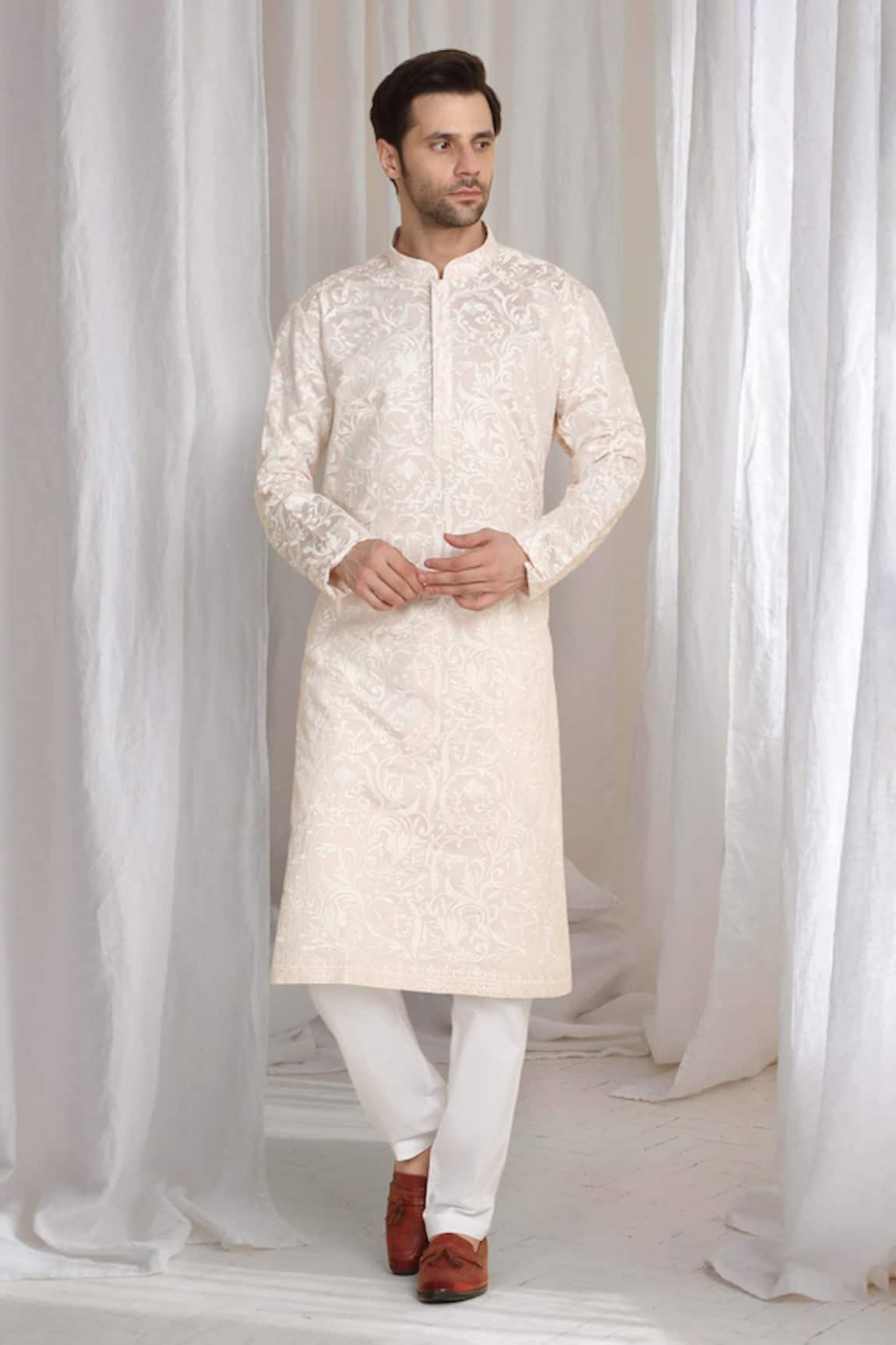 Aham-Vayam Flora Thread Embroidered Kurta 
