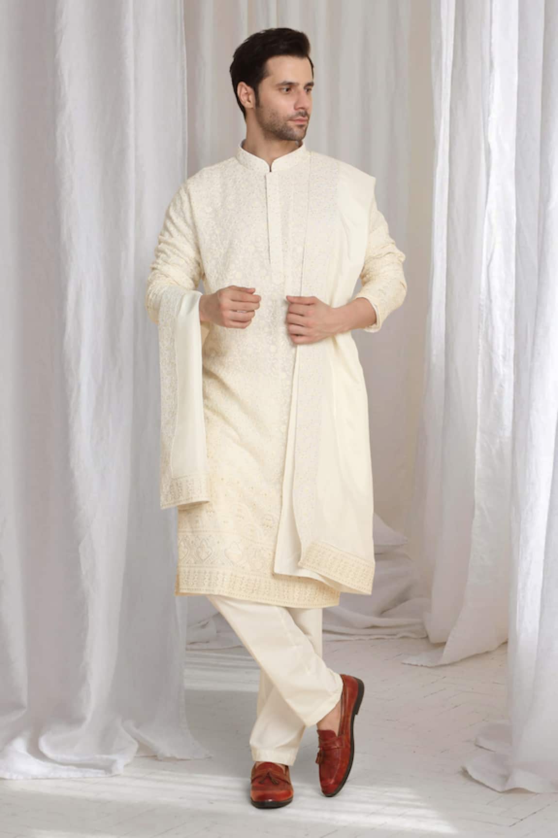 Aham-Vayam Thread Embroidered Kurta & Dupatta Set 