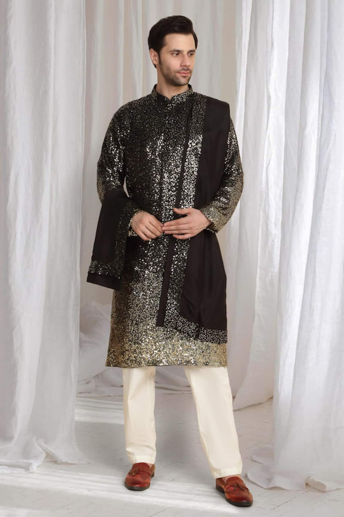 Aham-Vayam Sequin Ombre Embroidered Kurta With Dupatta 