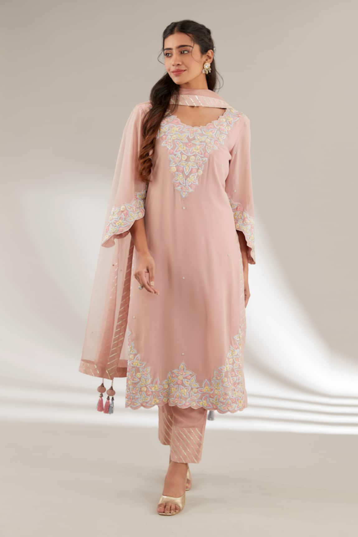 Ajiesh Oberoi Pink Embroidered Kurta Set 