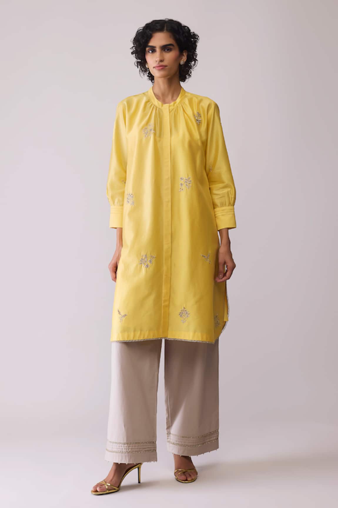 Bunka Ina Embroidered Kurta & Pant Set 
