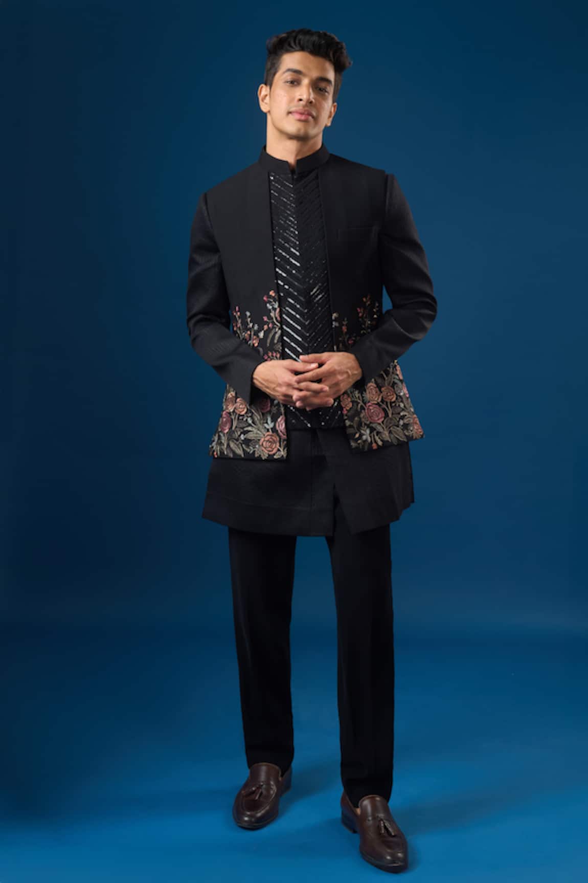 Rng Safawala Coal Fauna Kurta-Bundi Set 