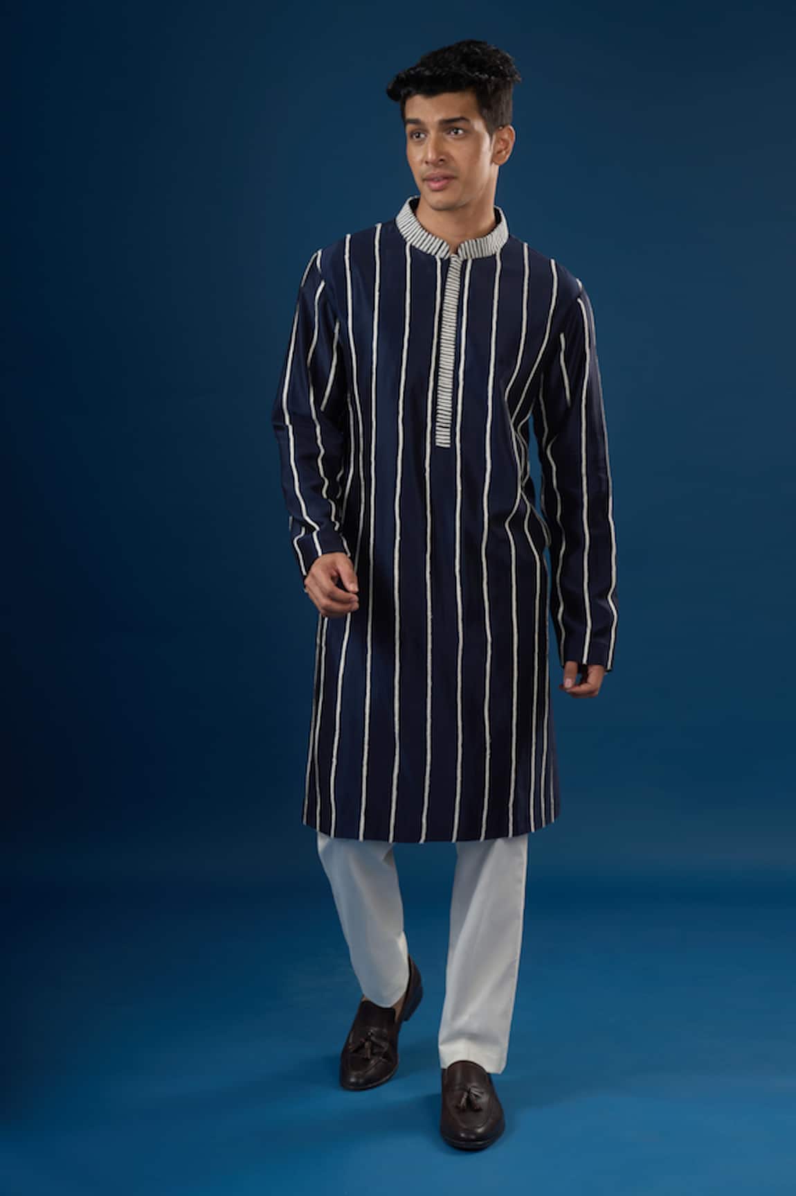 Countrymade Navy Blue Linear Pattern Kurta Set 