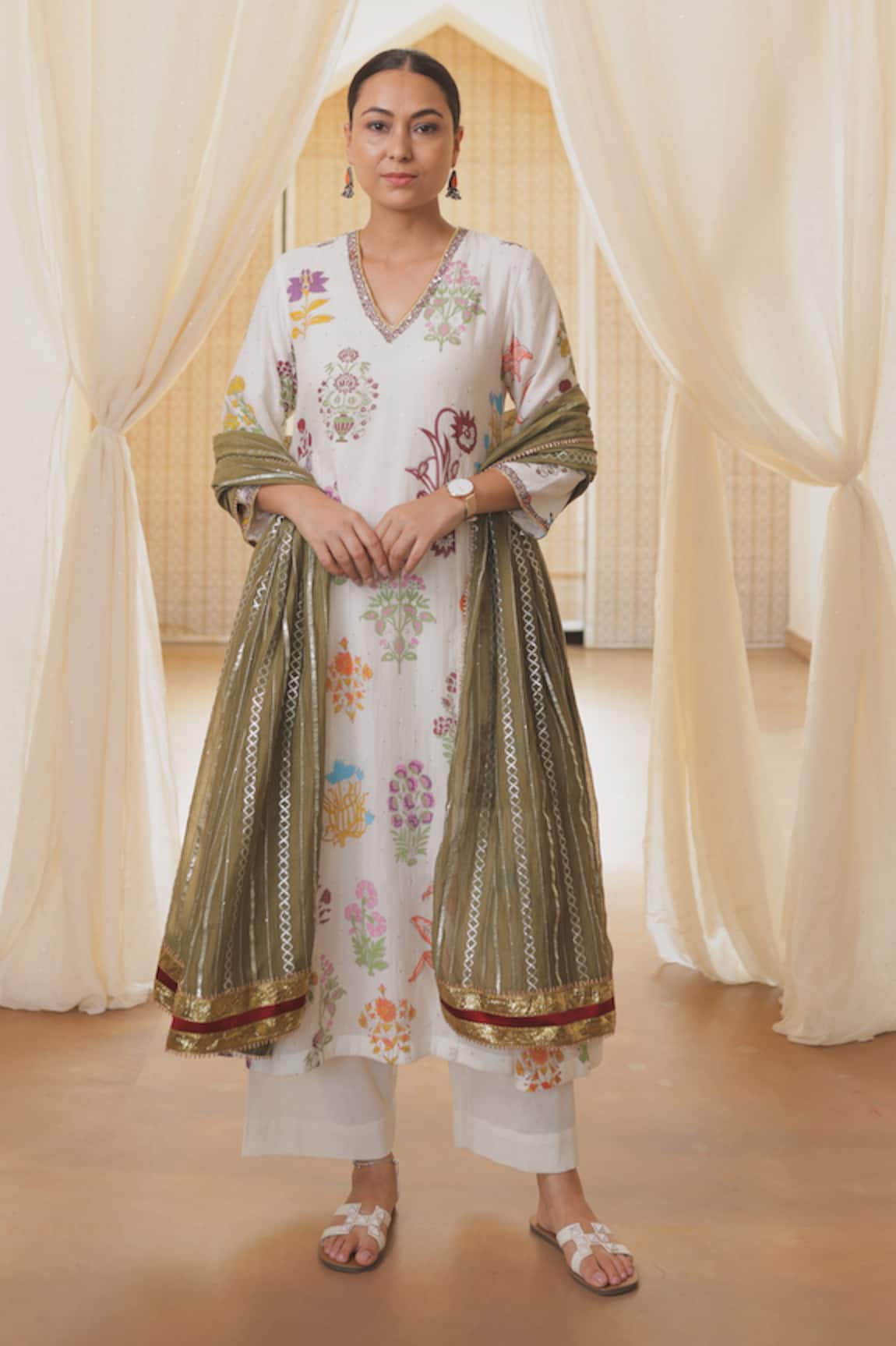 Rekha Agra White Floral A-Line Kurta Set 
