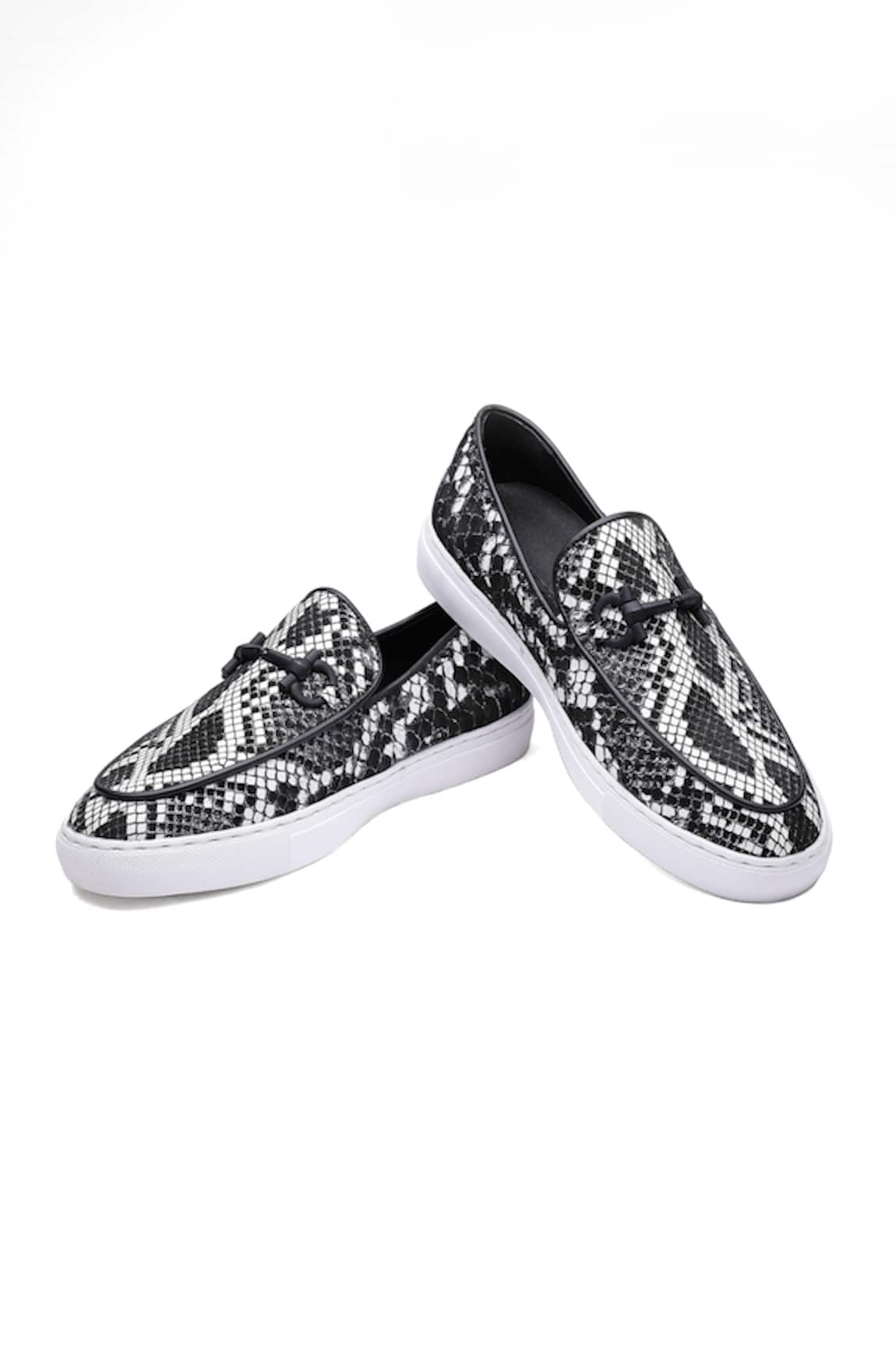Shutiq Zellona Leather Textured Sneakers 