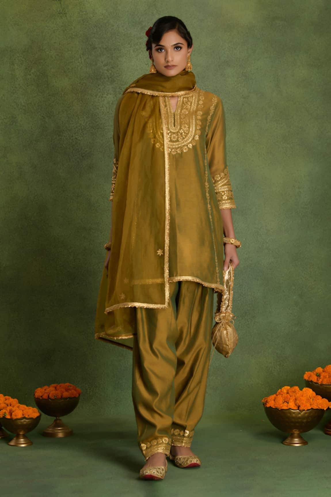Saina Kapoor Embroidered Green Chanderi Kurta Set 