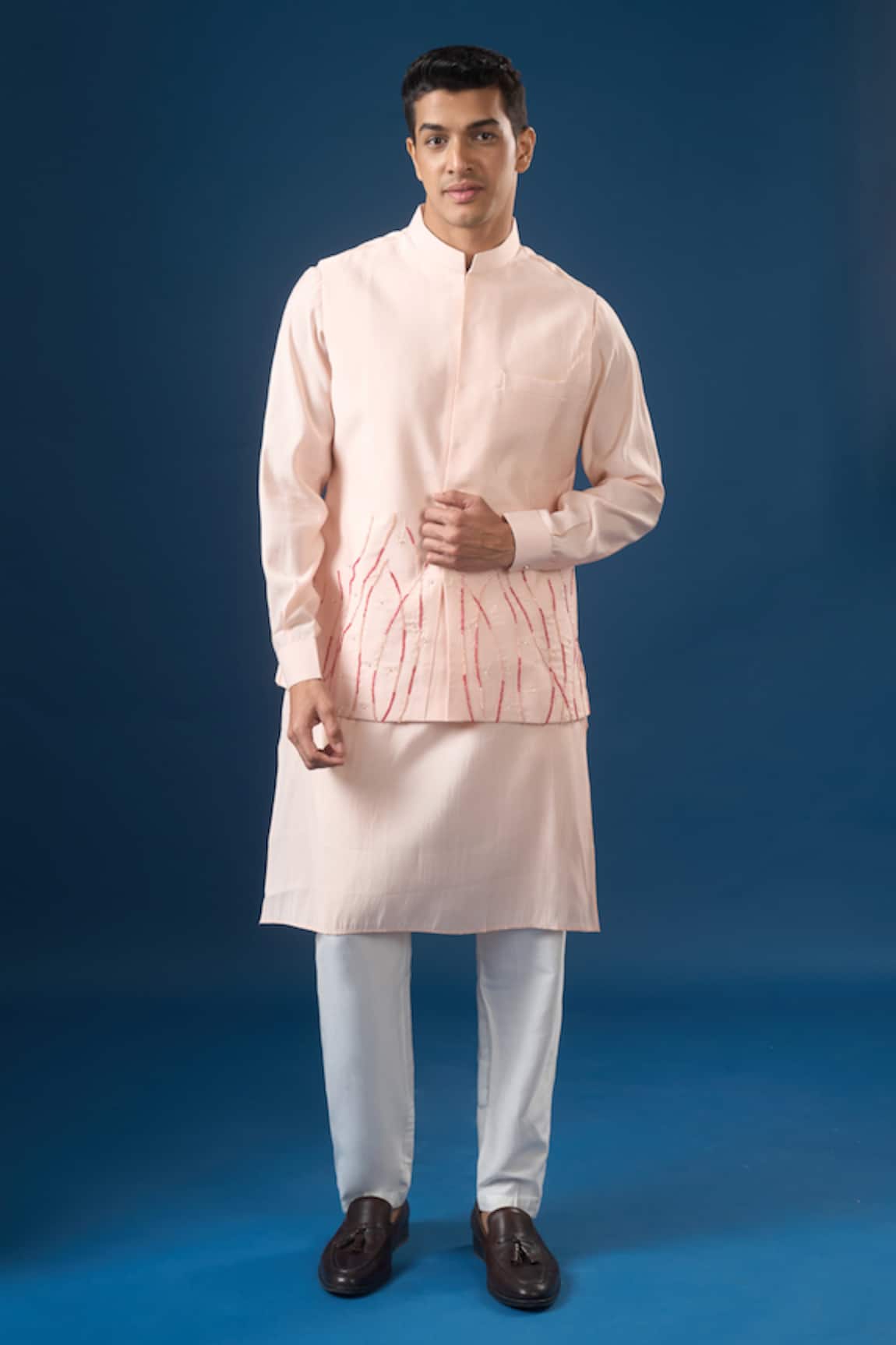 Rng Safawala Pink Embroidered Kurta-Bundi Set 