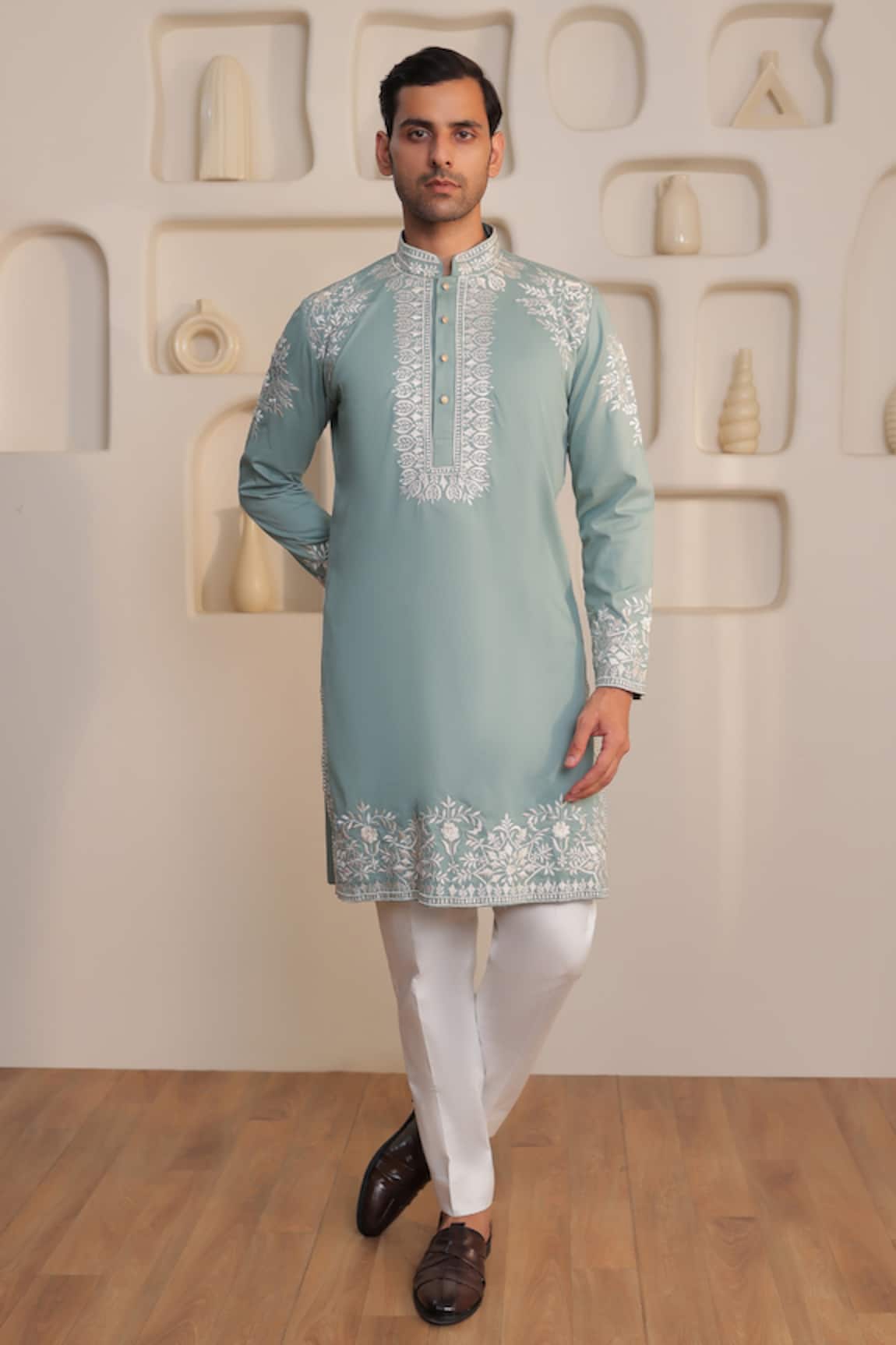 Kustomeyes Meadow Thread Embroidered Kurta Set 