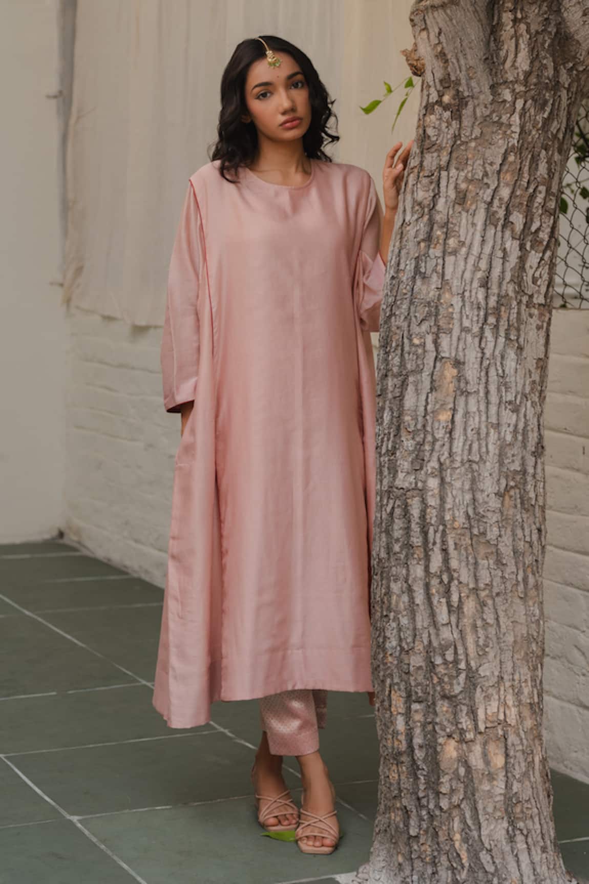 KAJAL AGRAWAL Pavani Handwoven Kurta Set 