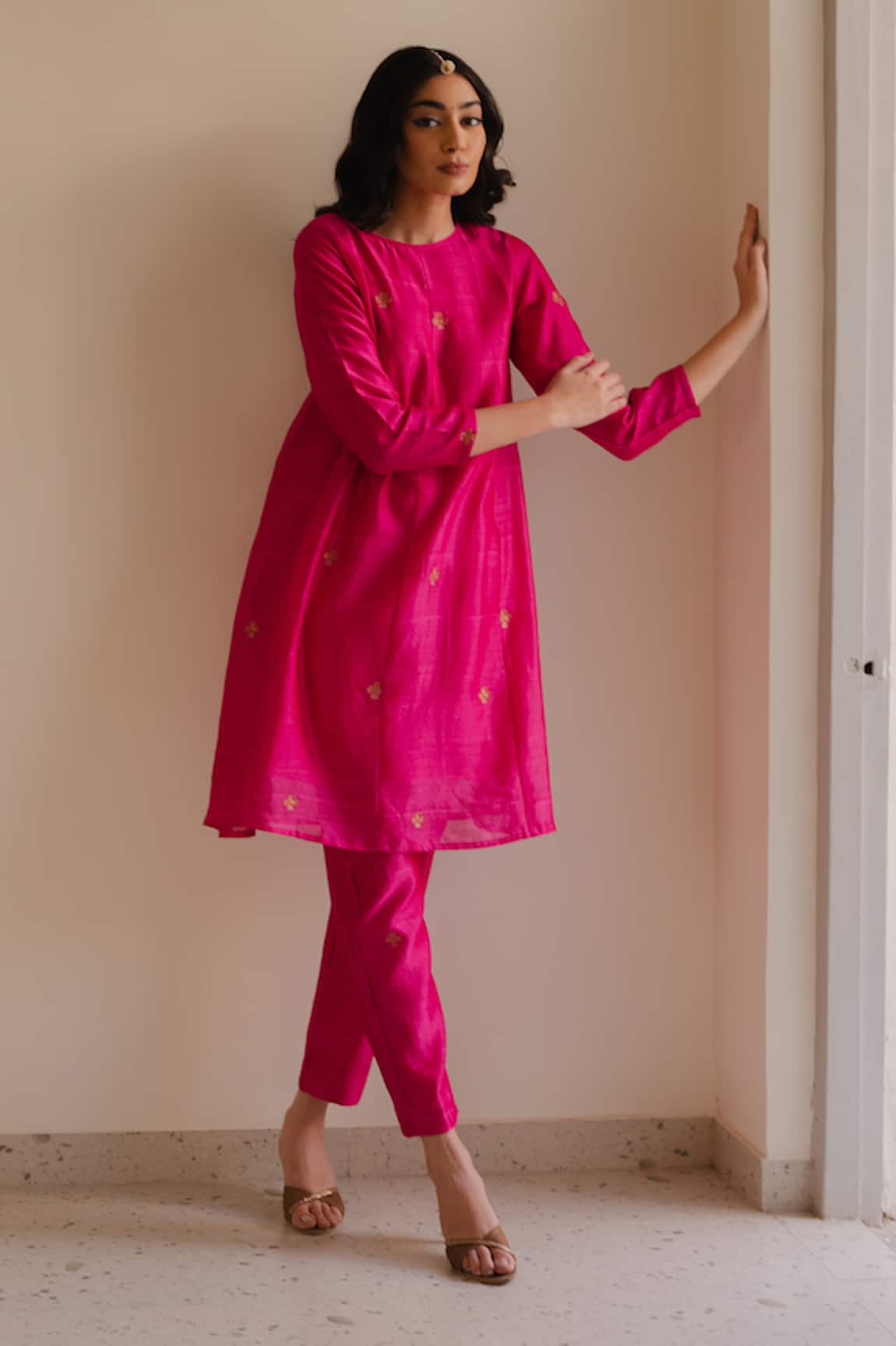 KAJAL AGRAWAL Ariya Embroidered Kurta & Trouser Set 