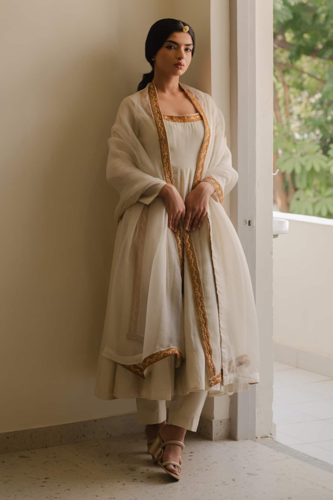 KAJAL AGRAWAL Meera Handwoven Chanderi Silk Anarkali Set 